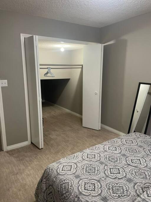 קמרוז Wonderful 2-Bedroom Apartment מראה חיצוני תמונה